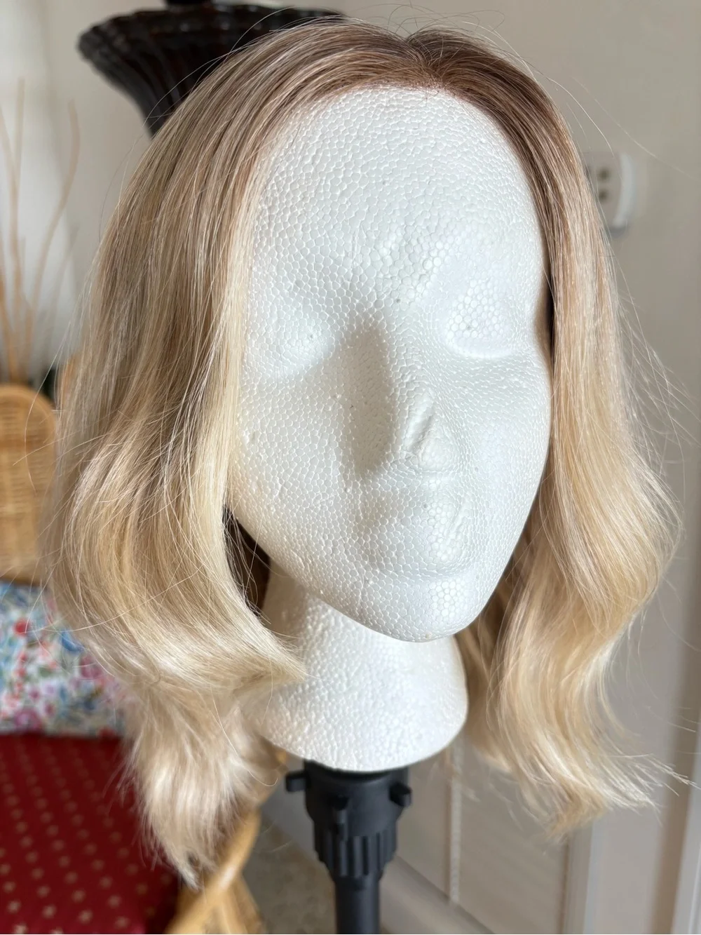 BELLE TRESS Biscotti Babe Blonde Rooted Heat Friendly Synthetic Wavy Wig.